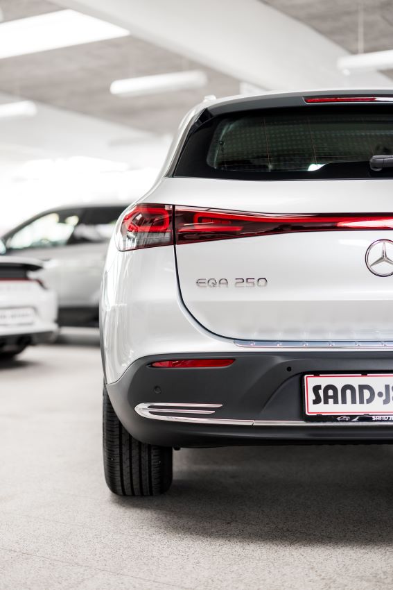 Mercedes EQA250